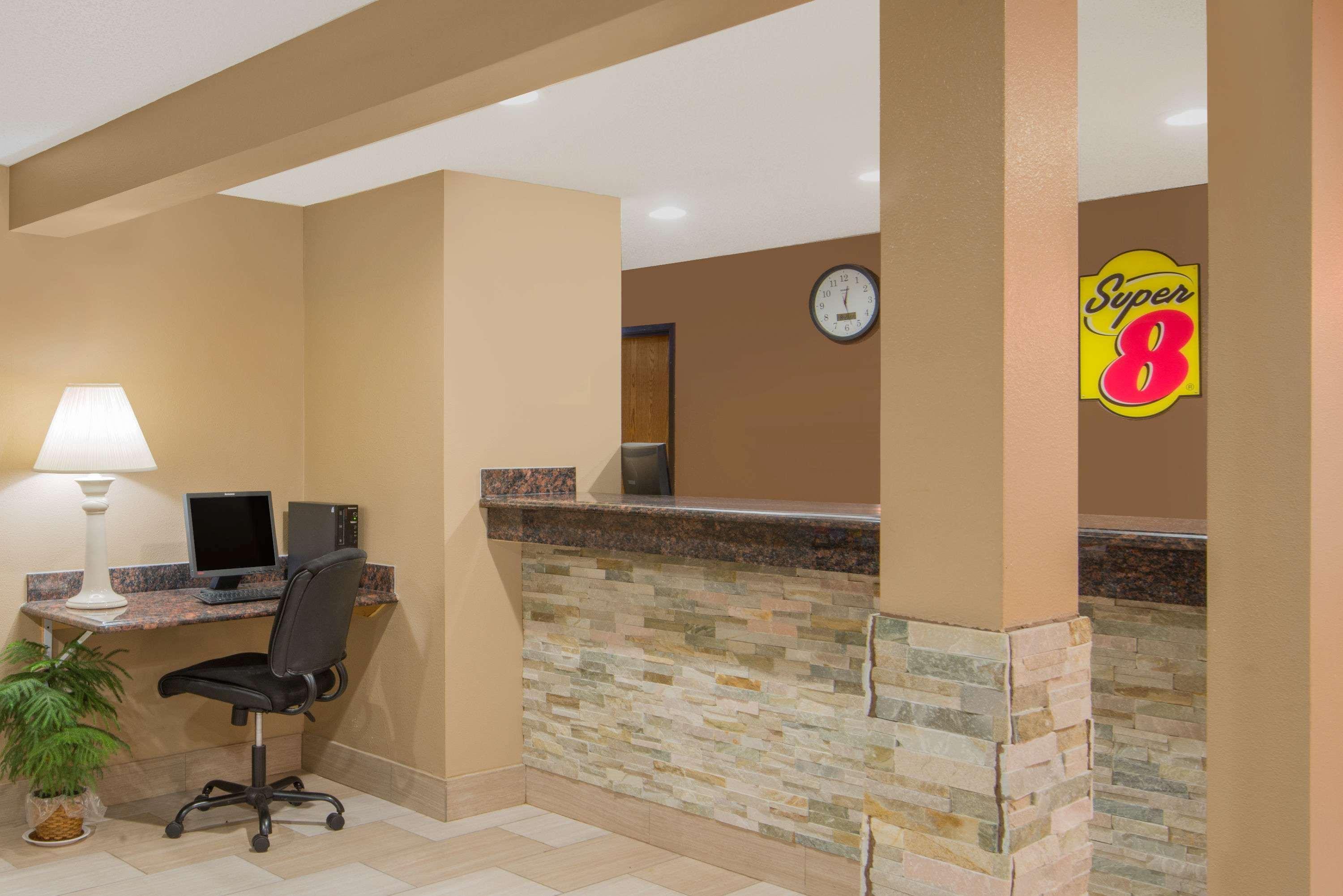 Hotel Super 8 By Wyndham Story